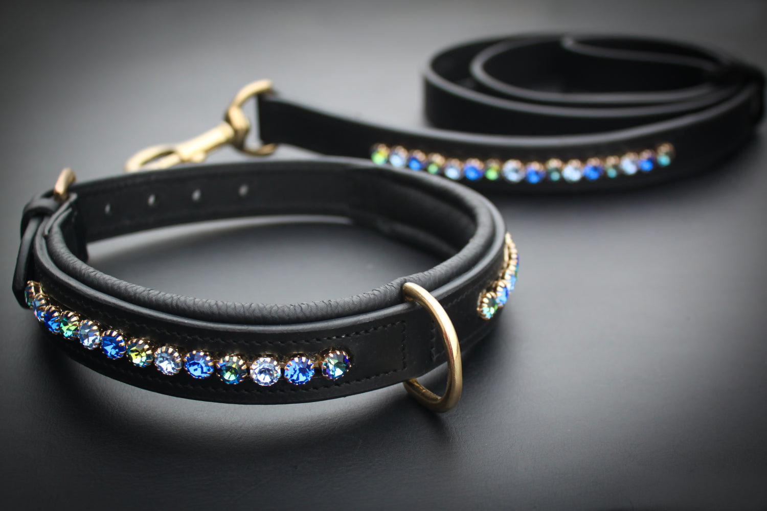 Hundehalsband Leder Blaue Kristalle